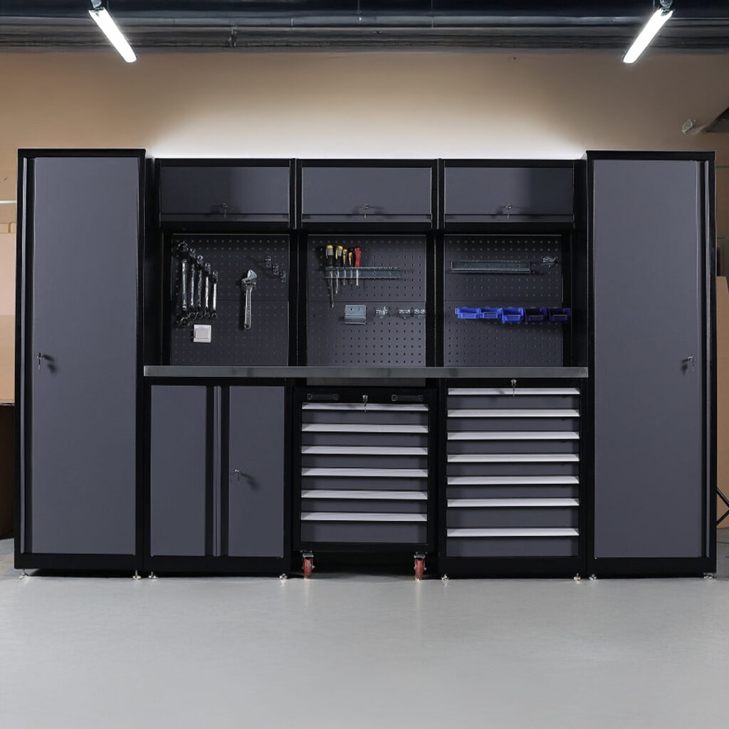 Learn to calculate storage capacity using modern shelving systems. Maximize space, ensure safety & optimize SKU management.